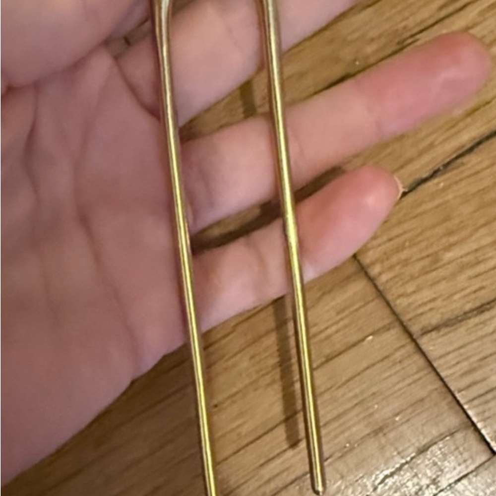 Lelet NY Hair pin
Lelet Ny
Size: OS